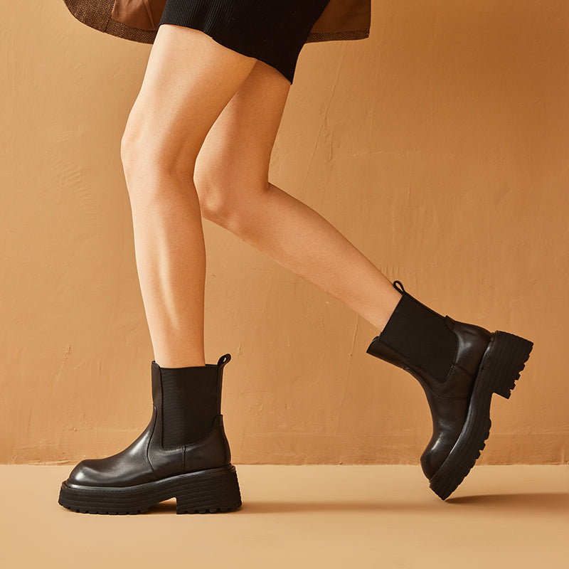 Public Desire Yellow Black Chunky Platform Chelsea Boots Mens Size 7 2976 Yellow Stitch Smooth Leather Chelsea Boots in Black  main image 3